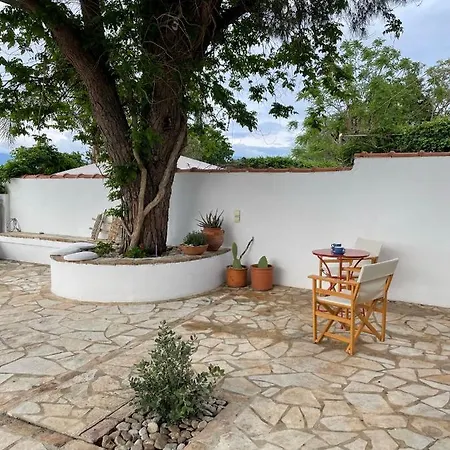 Sea Front House On The Beach, Peloponnese Сasa de vacaciones Kato Rodini