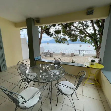 Sea Front House On The Beach, Peloponnese Сasa de vacaciones